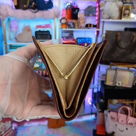 Celine Vintage Light Brown Leather KISS Lock Compact Wallet - Picture 12 of 14